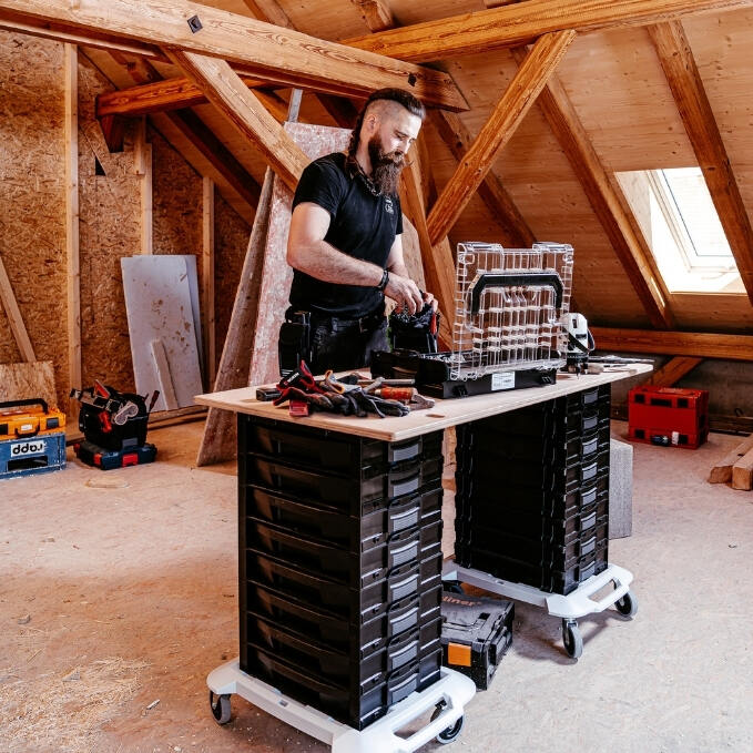 workbench on wheels